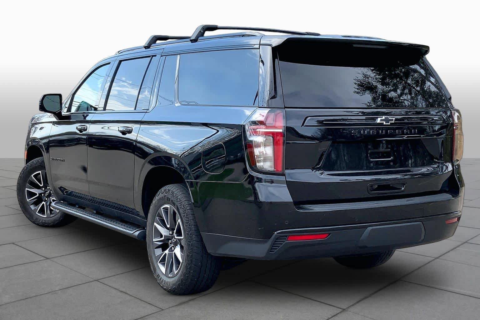 Used 2023 Chevrolet Suburban Z71 w/ Luxury Package AWD/4WD image 12