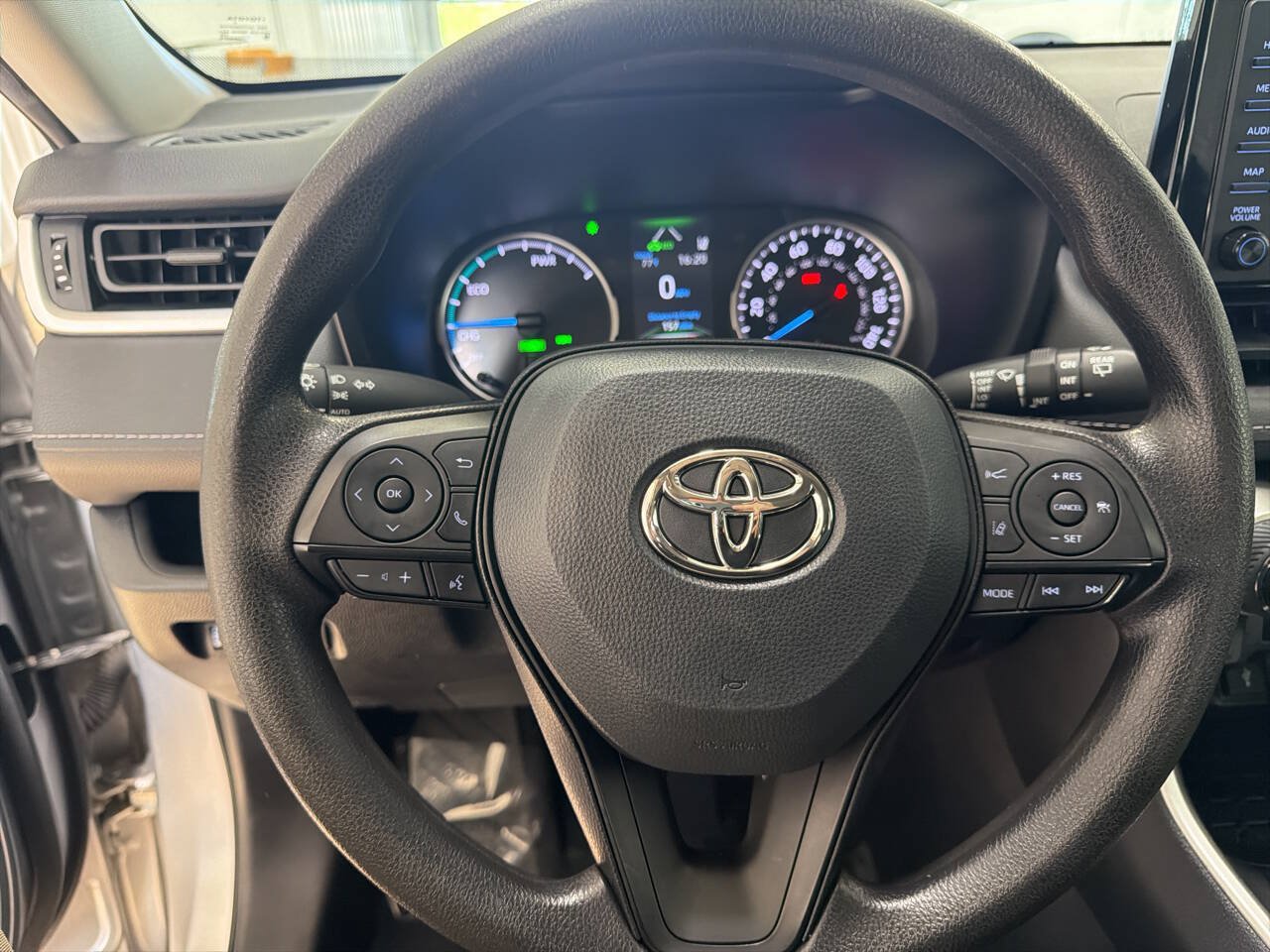 Used 2022 Toyota RAV4 XLE AWD/4WD image 15