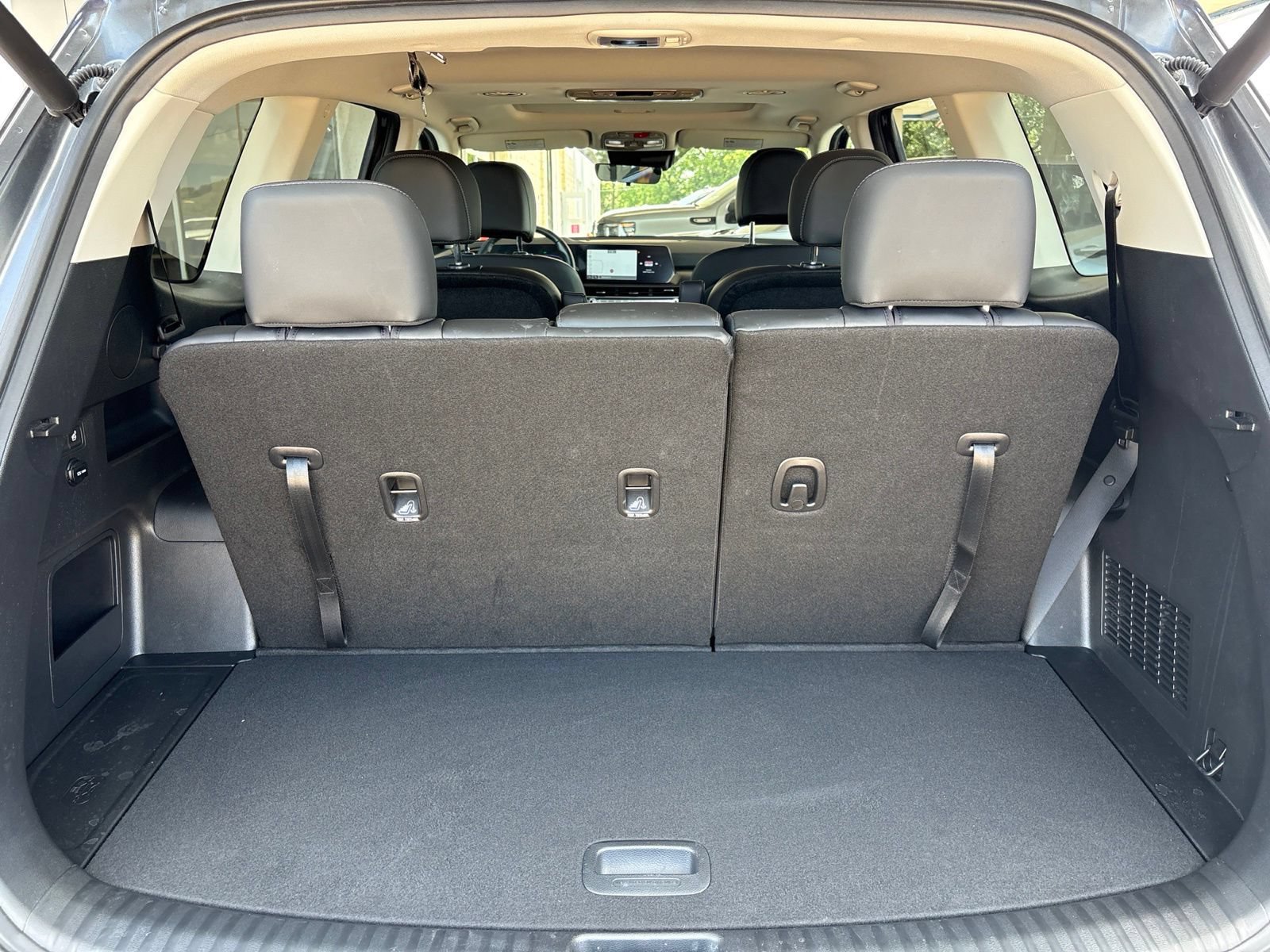 Used 2025 Kia Telluride S FWD image 17