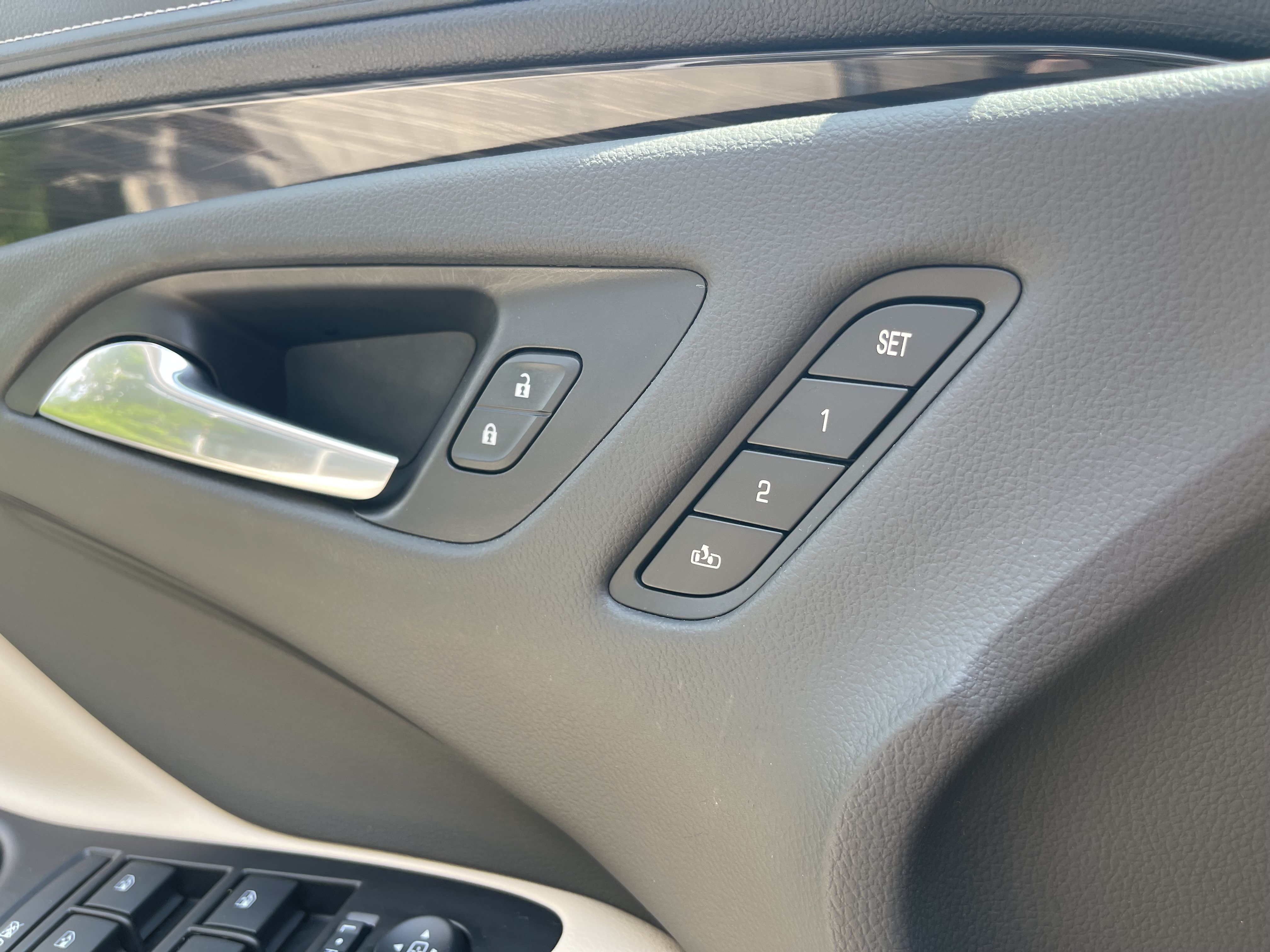 Used 2019 Buick Envision Premium w/ Driver Confidence Package AWD/4WD image 10