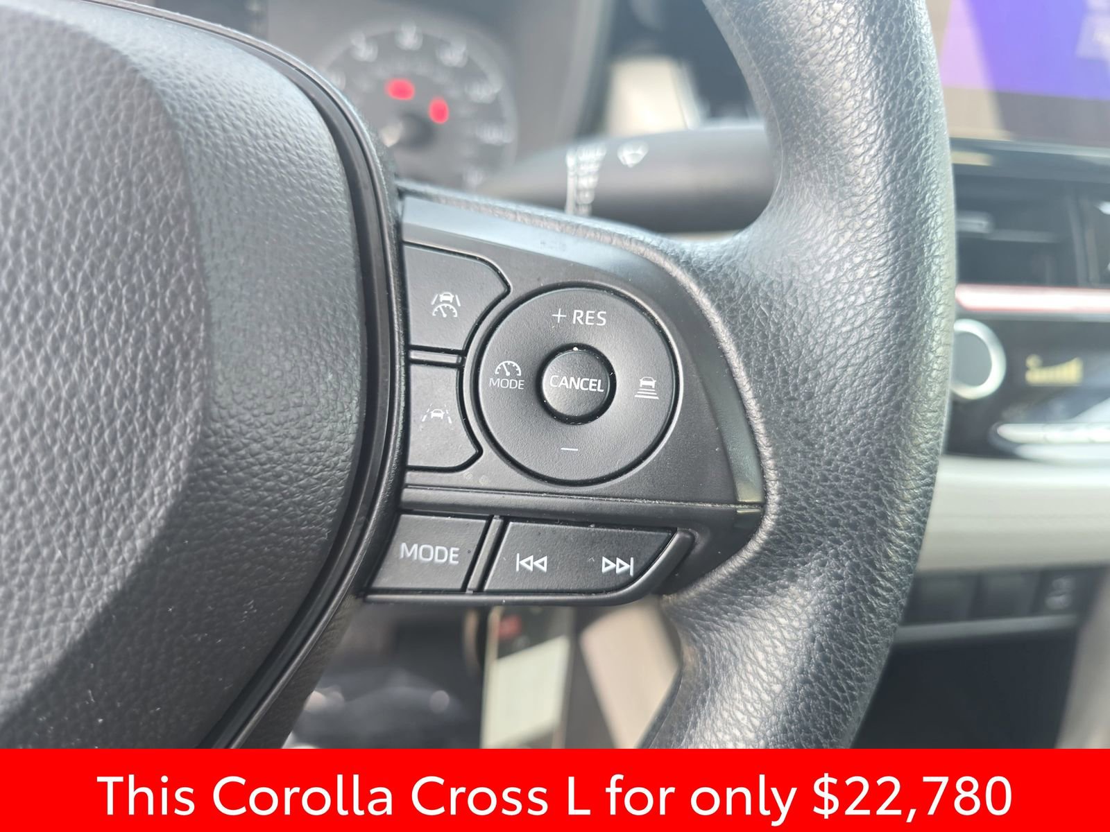 Used 2024 Toyota Corolla Cross L image 23