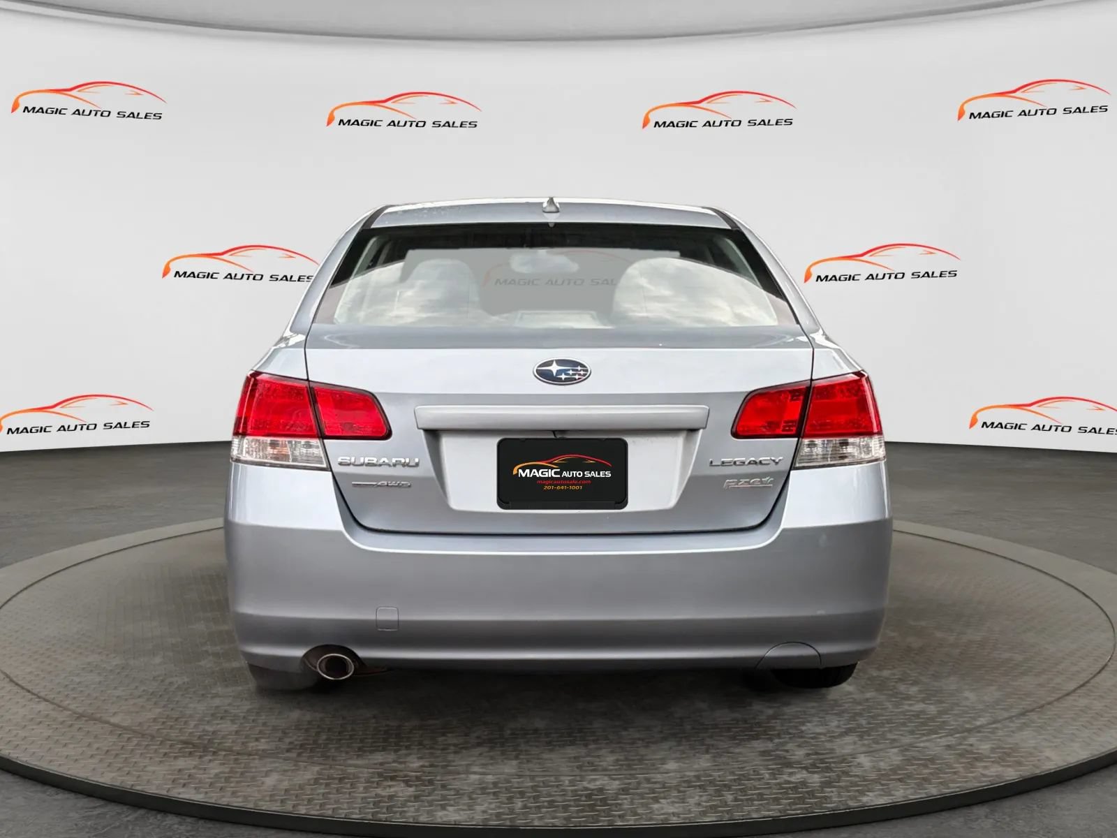 Used 2014 Subaru Legacy 2.5i Premium AWD/4WD image 9
