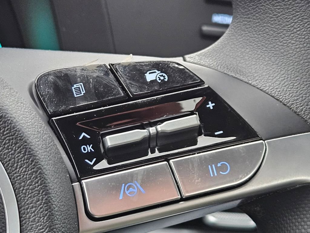 Used 2026 Hyundai Elantra Hybrid FWD image 17