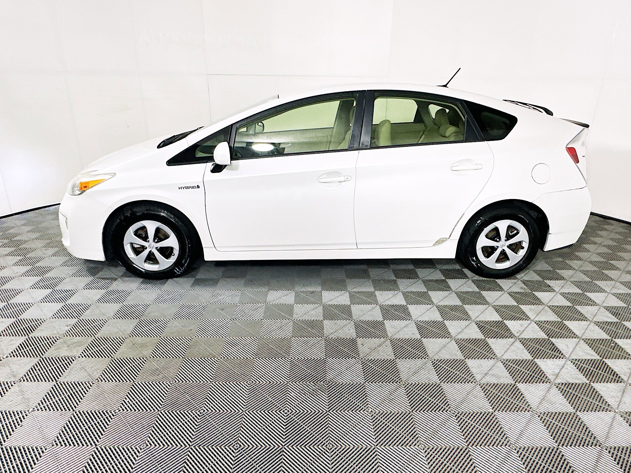 Used 2014 Toyota Prius Three FWD image 3