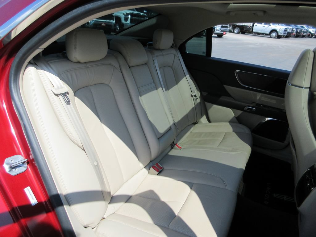 Used 2019 Lincoln Continental Select FWD image 23