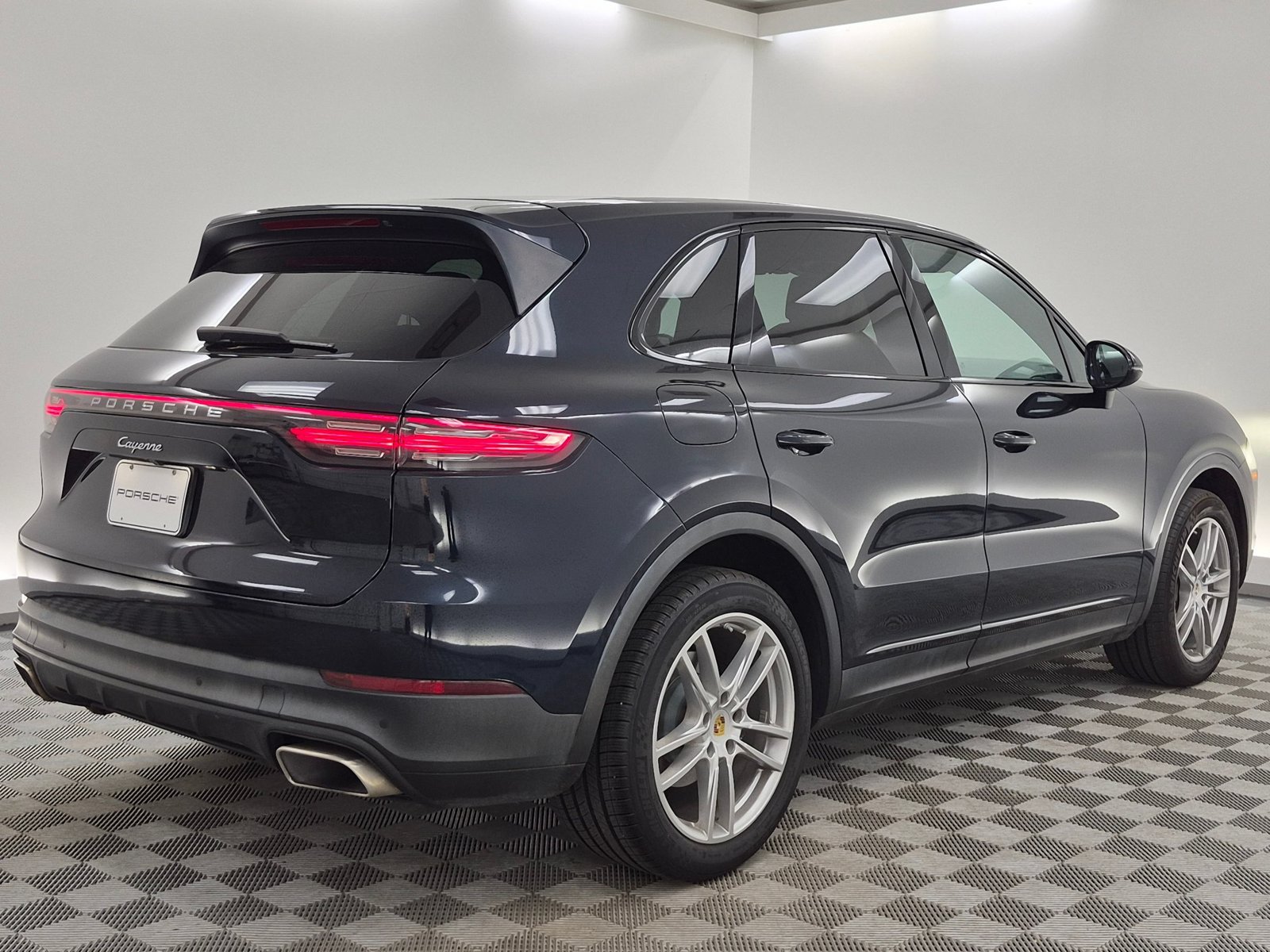 Used 2019 Porsche Cayenne AWD/4WD image 9