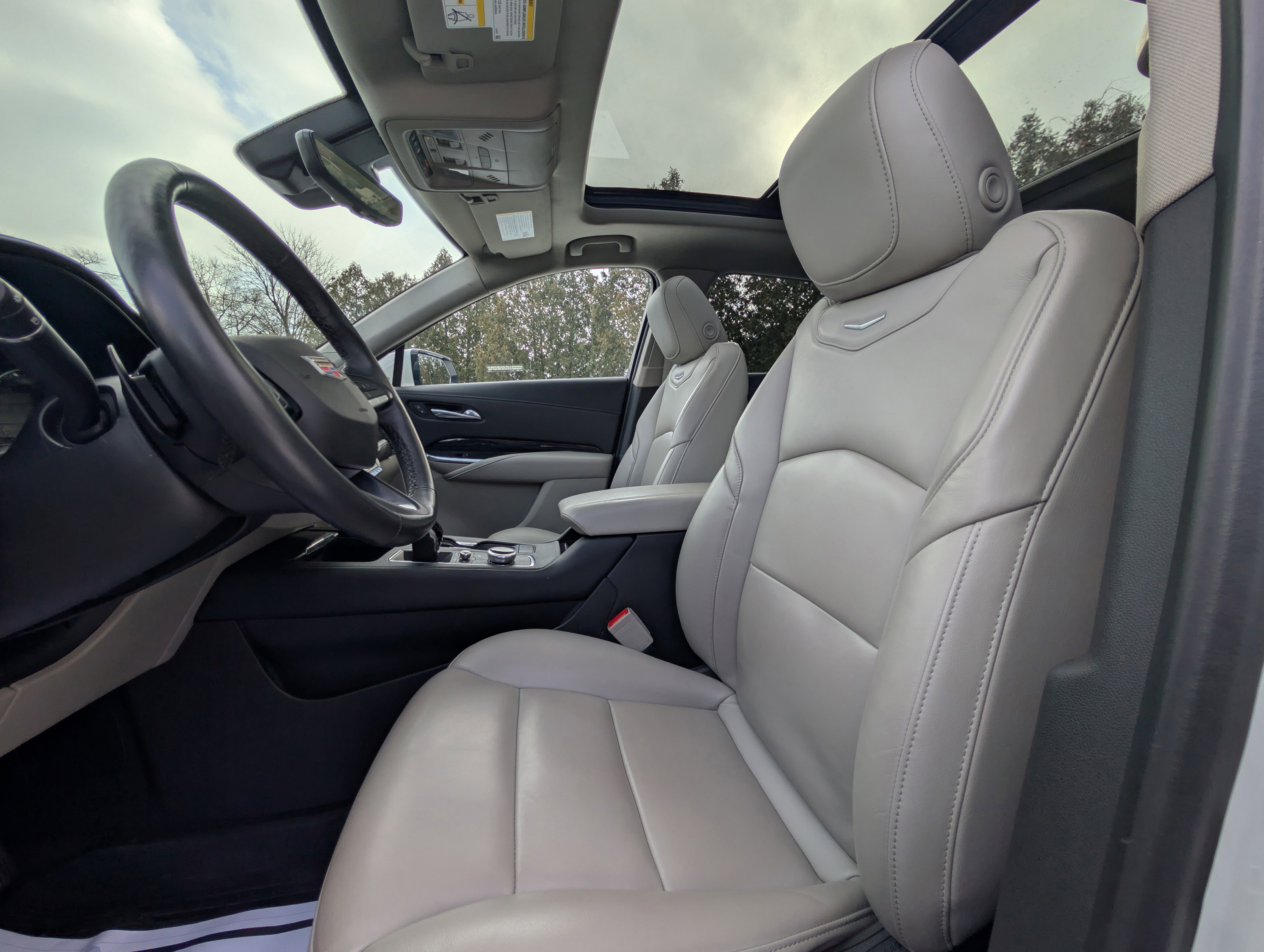 Used 2022 Cadillac XT4 Premium Luxury w/ Sun And Sound Package image 35