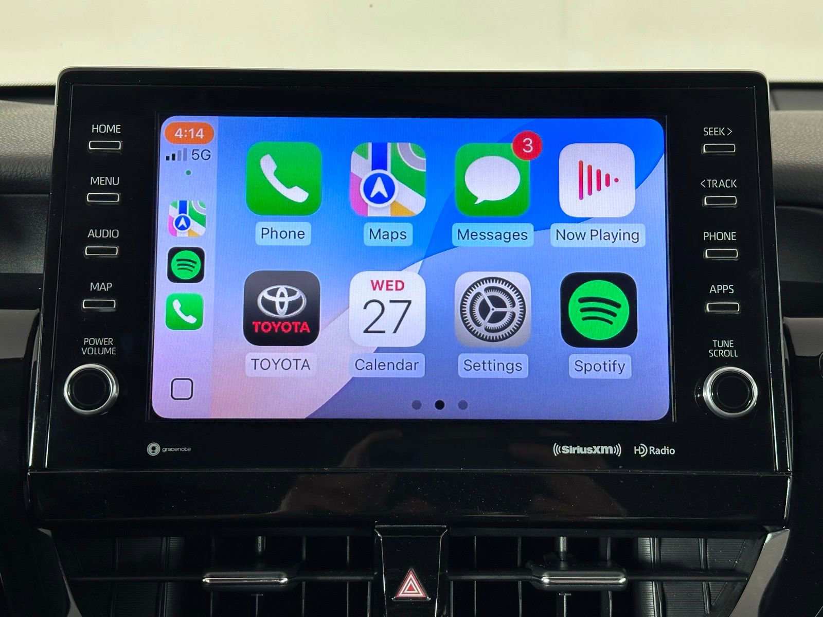 Used 2022 Toyota Camry XSE image 3