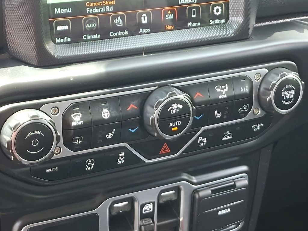 Used 2020 Jeep Gladiator Overland w/ Dual Top Group AWD/4WD image 47