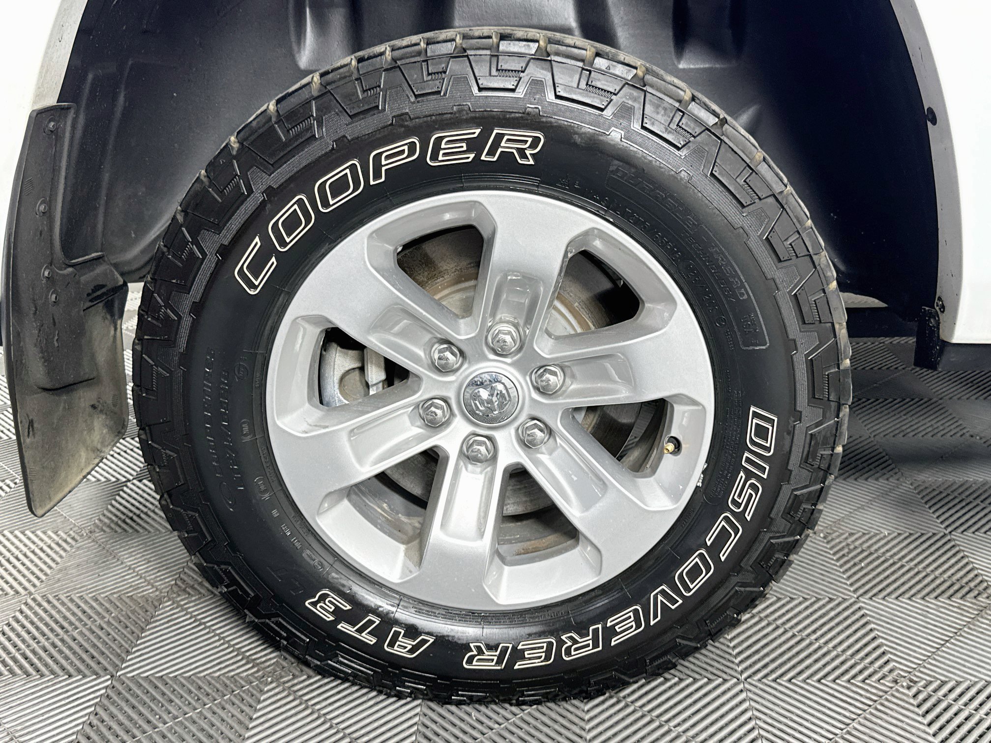 Used 2020 RAM 1500 Laramie AWD/4WD image 31