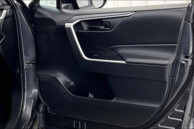 Used 2022 Toyota RAV4 LE AWD/4WD image 21