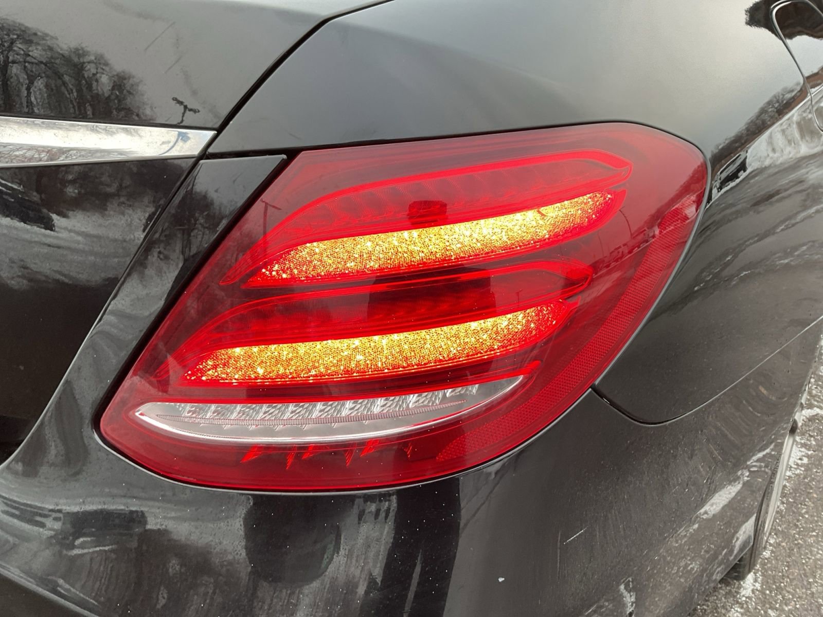 Used 2018 Mercedes-Benz E 300 4MATIC image 33