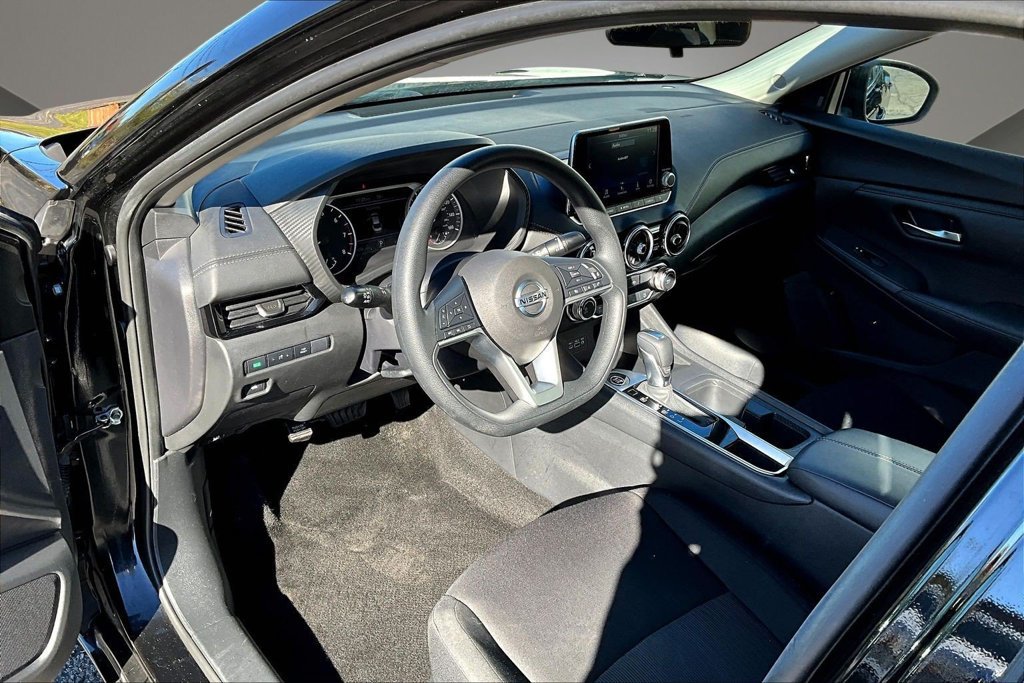 Certified 2023 Nissan Sentra SV FWD image 17
