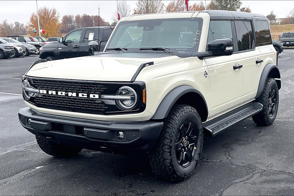 New 2025 Ford Bronco Outer Banks image 2