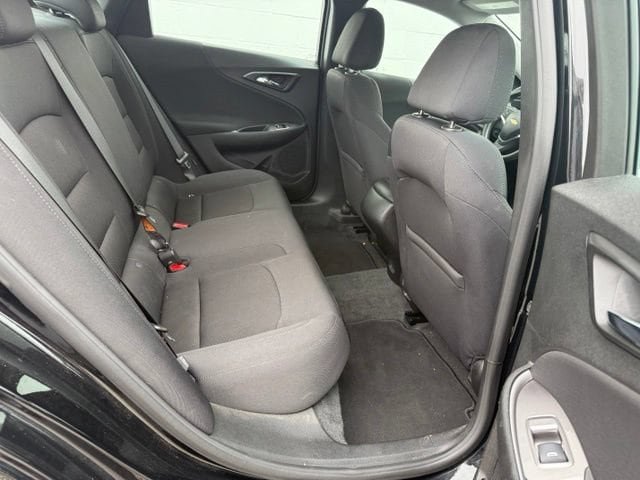 Used 2021 Chevrolet Malibu LS FWD image 11