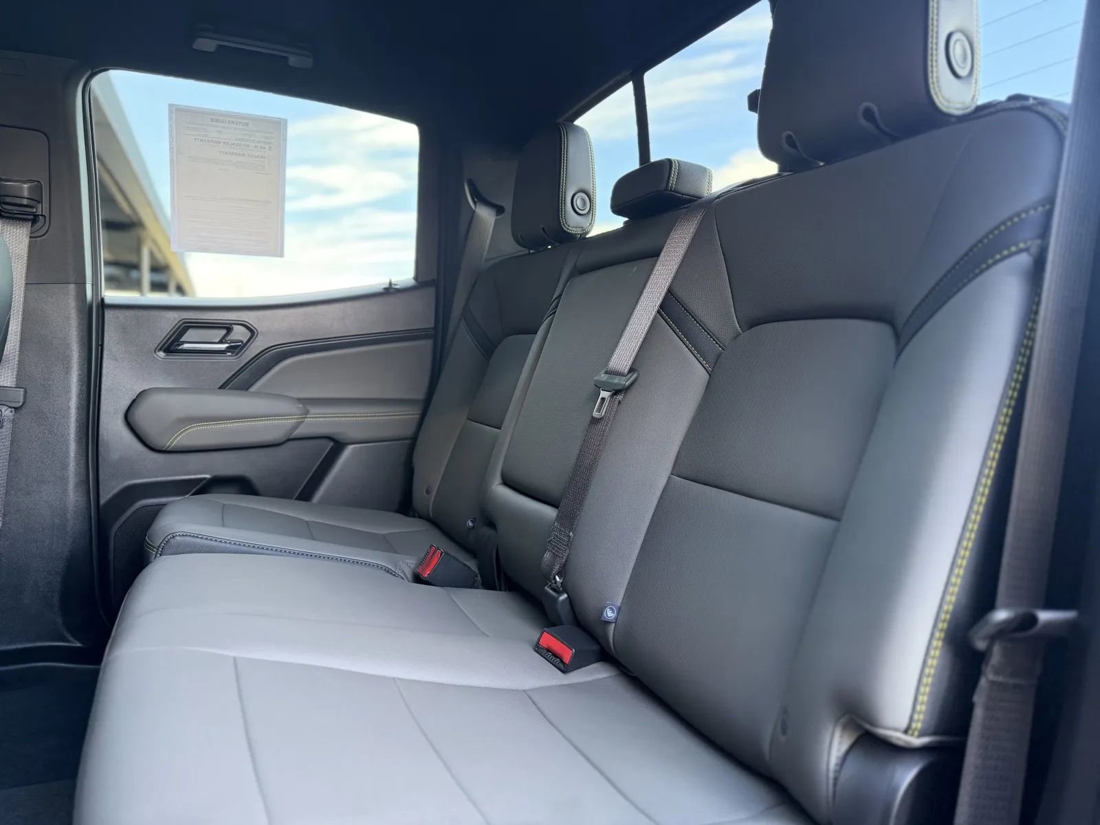 Used 2025 Chevrolet Colorado ZR2 w/ Technology Package image 15