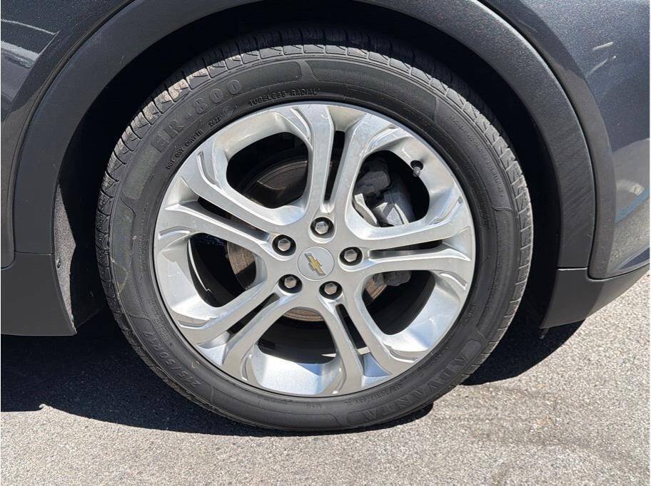 Used 2017 Chevrolet Bolt LT FWD image 28