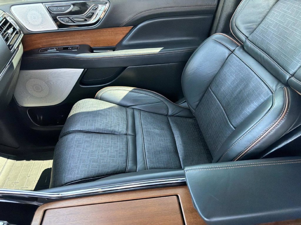 Certified 2024 Lincoln Navigator L Black Label AWD/4WD image 18