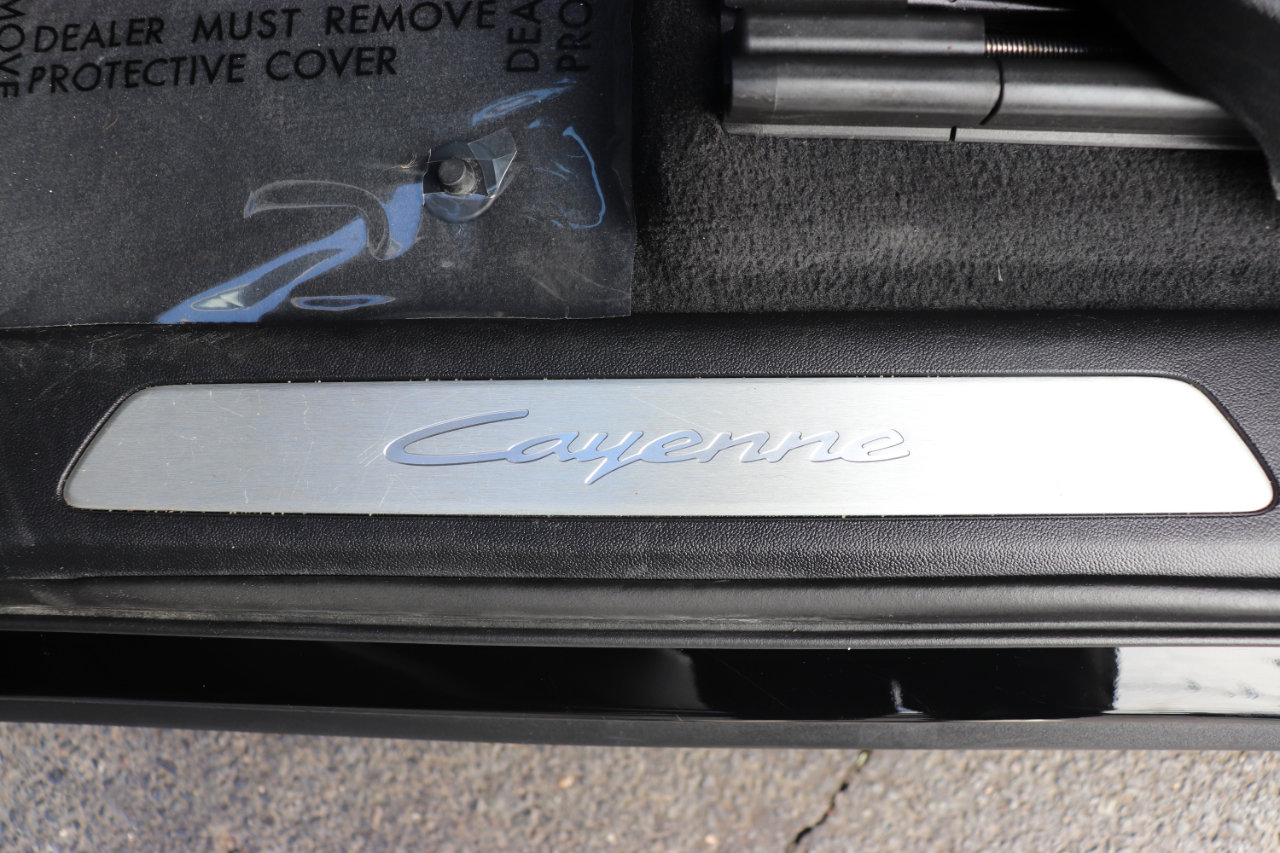 Used 2024 Porsche Cayenne image 51