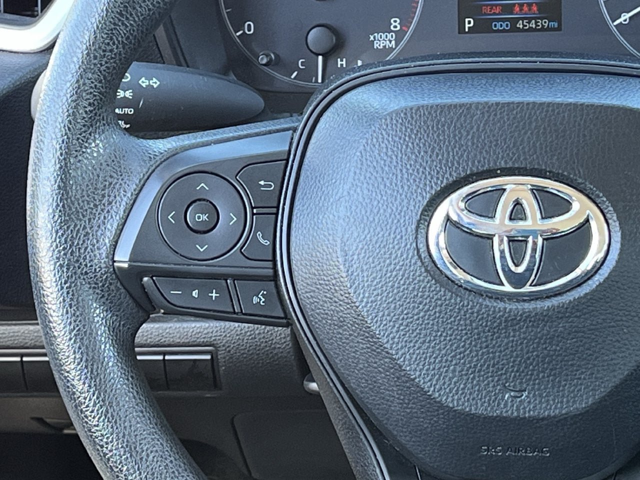 Used 2025 Toyota Corolla LE FWD image 12