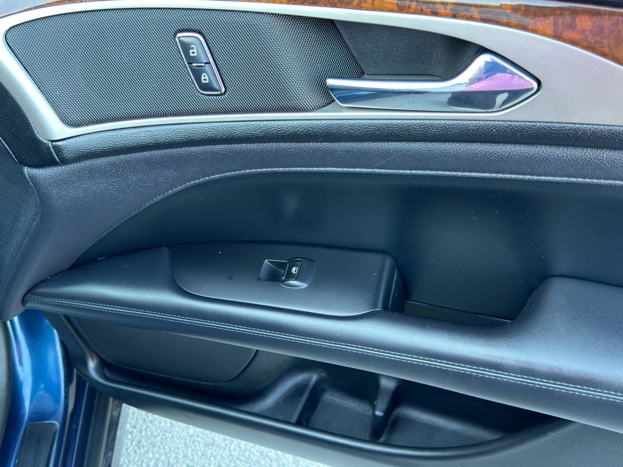 Used 2017 Lincoln MKZ Reserve w/ Climate Package FWD image 30