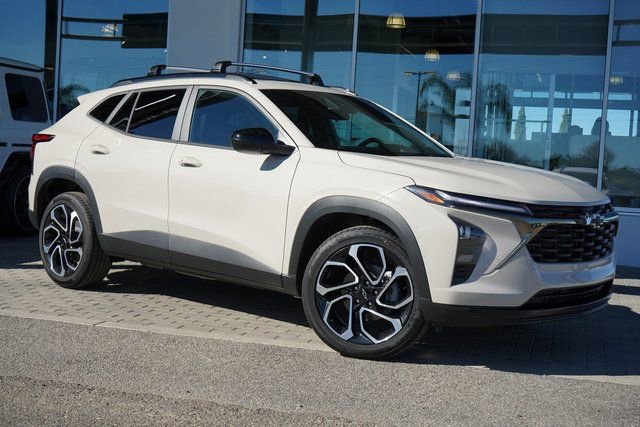 New 2026 Chevrolet Trax RS w/ Sunroof Package