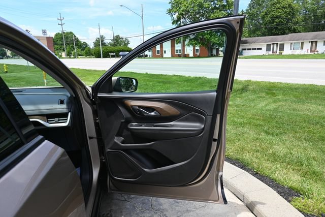 Used 2018 GMC Terrain SLE w/ Driver Convenience Package AWD/4WD image 18