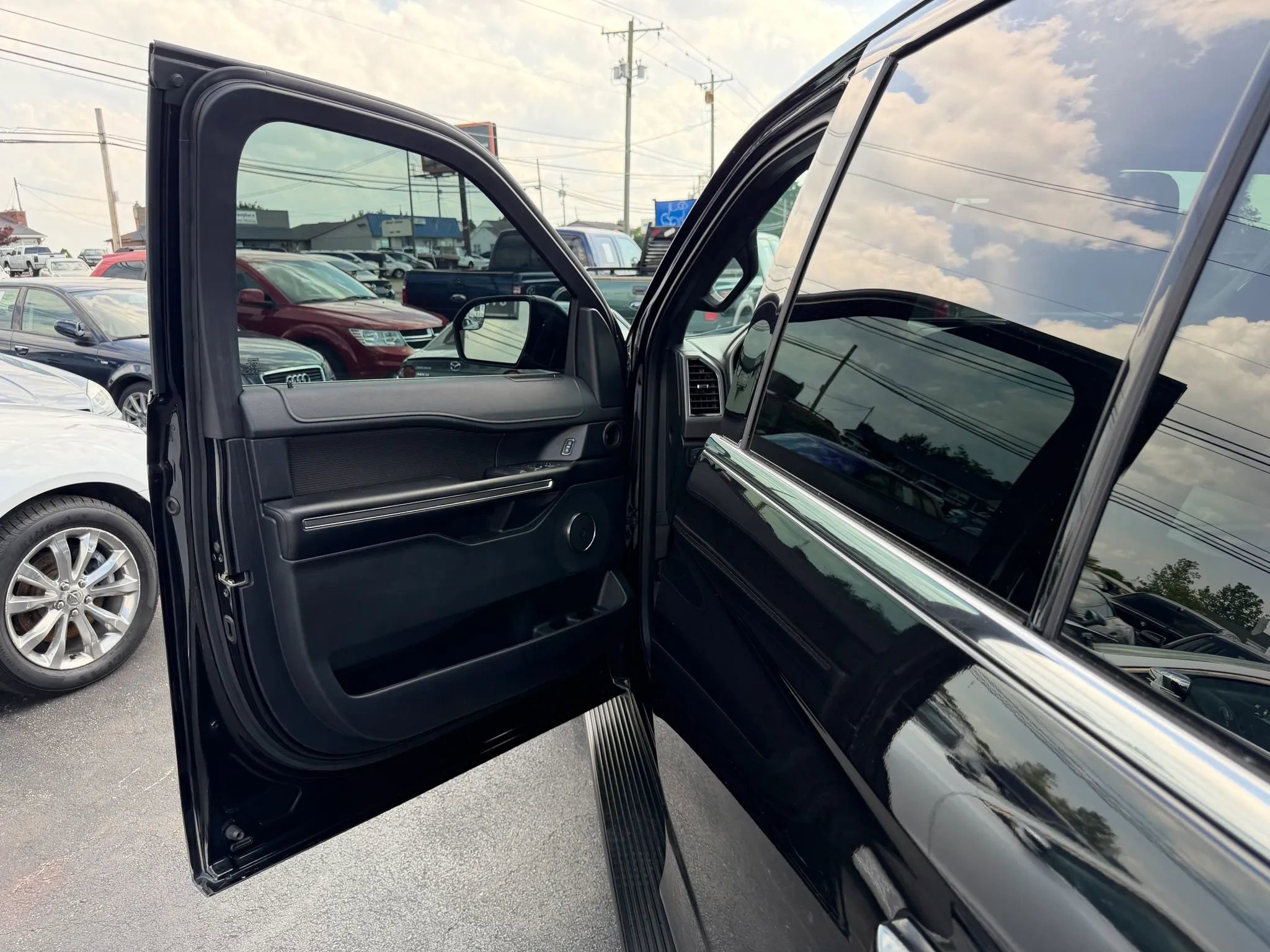 Used 2019 Ford Expedition Max XLT AWD/4WD image 40