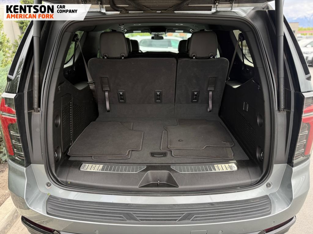 Used 2025 Chevrolet Suburban Z71 AWD/4WD image 40