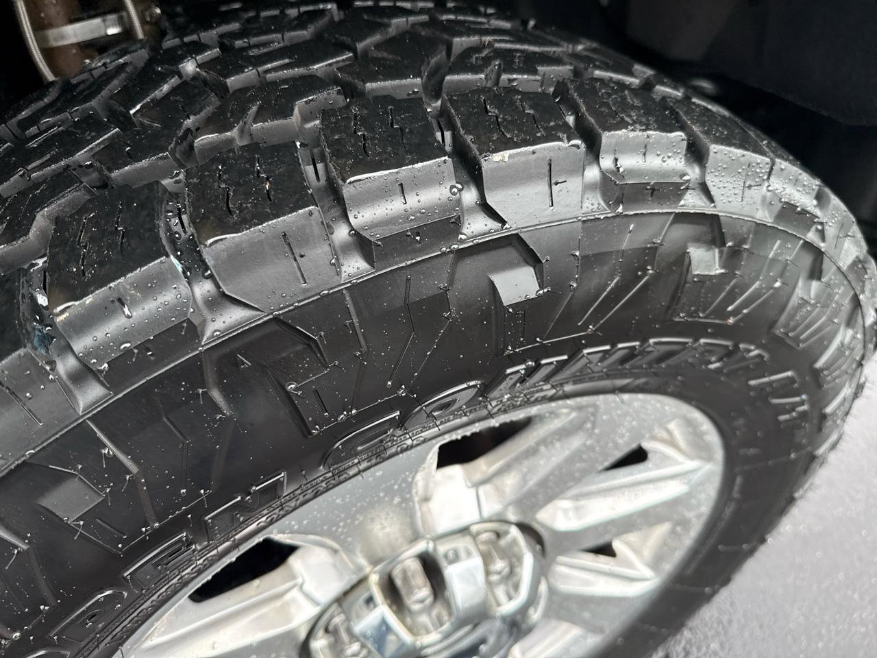 Used 2022 Ford F350 Platinum w/ FX4 Off-Road Package image 35