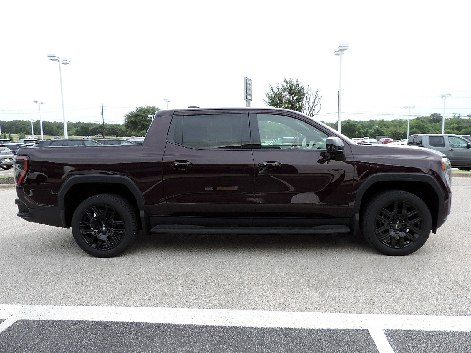 New 2026 GMC Sierra EV Elevation w/ LPO, Elevation Dark Package AWD/4WD image 4
