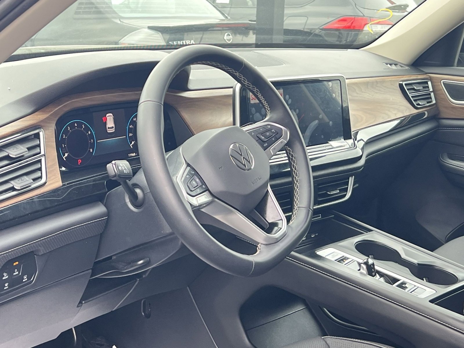 Used 2025 Volkswagen Atlas SE image 15