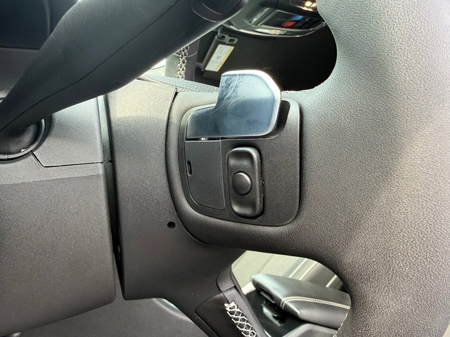 Used 2025 Jeep Grand Cherokee Laredo image 12