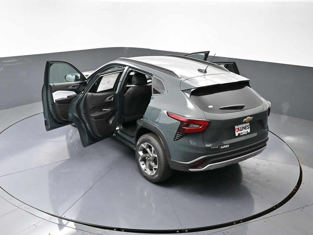 New 2025 Chevrolet Trax LT w/ Driver Confidence Package image 52