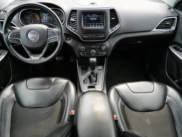 Used 2019 Jeep Cherokee Latitude Plus w/ Cold Weather Group FWD image 13