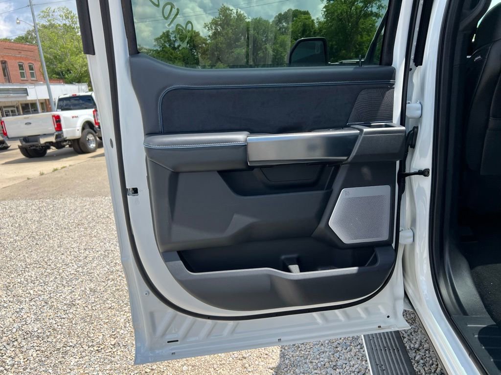 New 2025 Ford F250 Platinum w/ FX4 Off-Road Package image 16