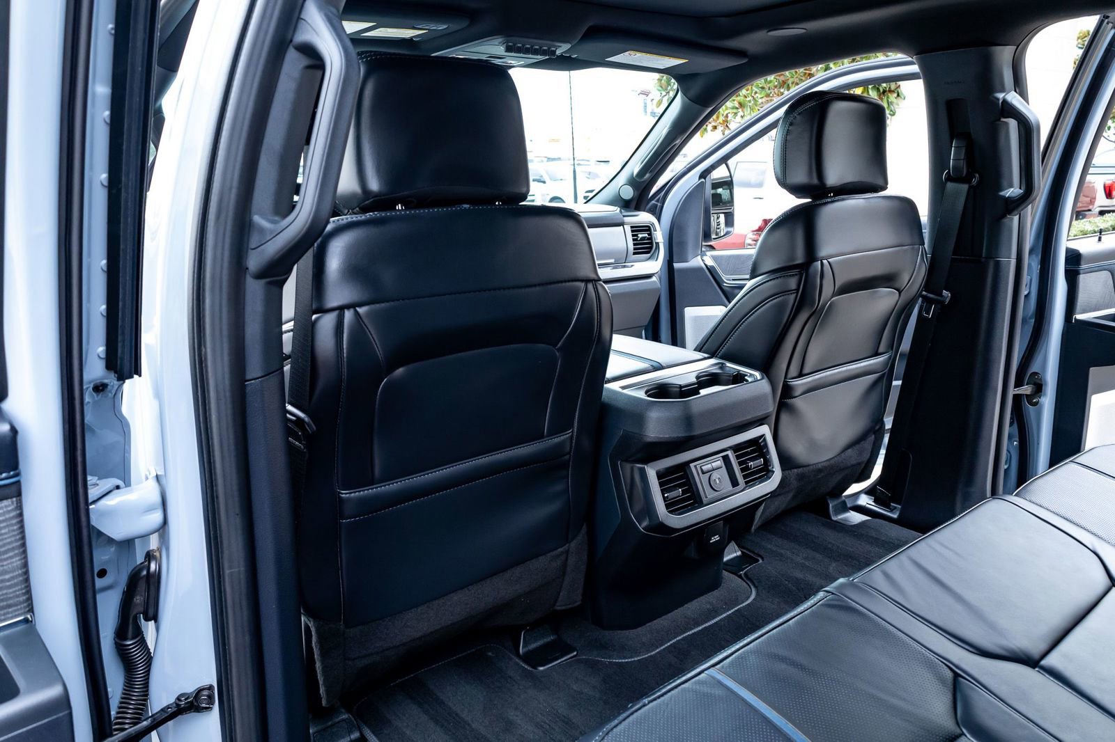 Used 2025 Ford F350 Platinum AWD/4WD image 33