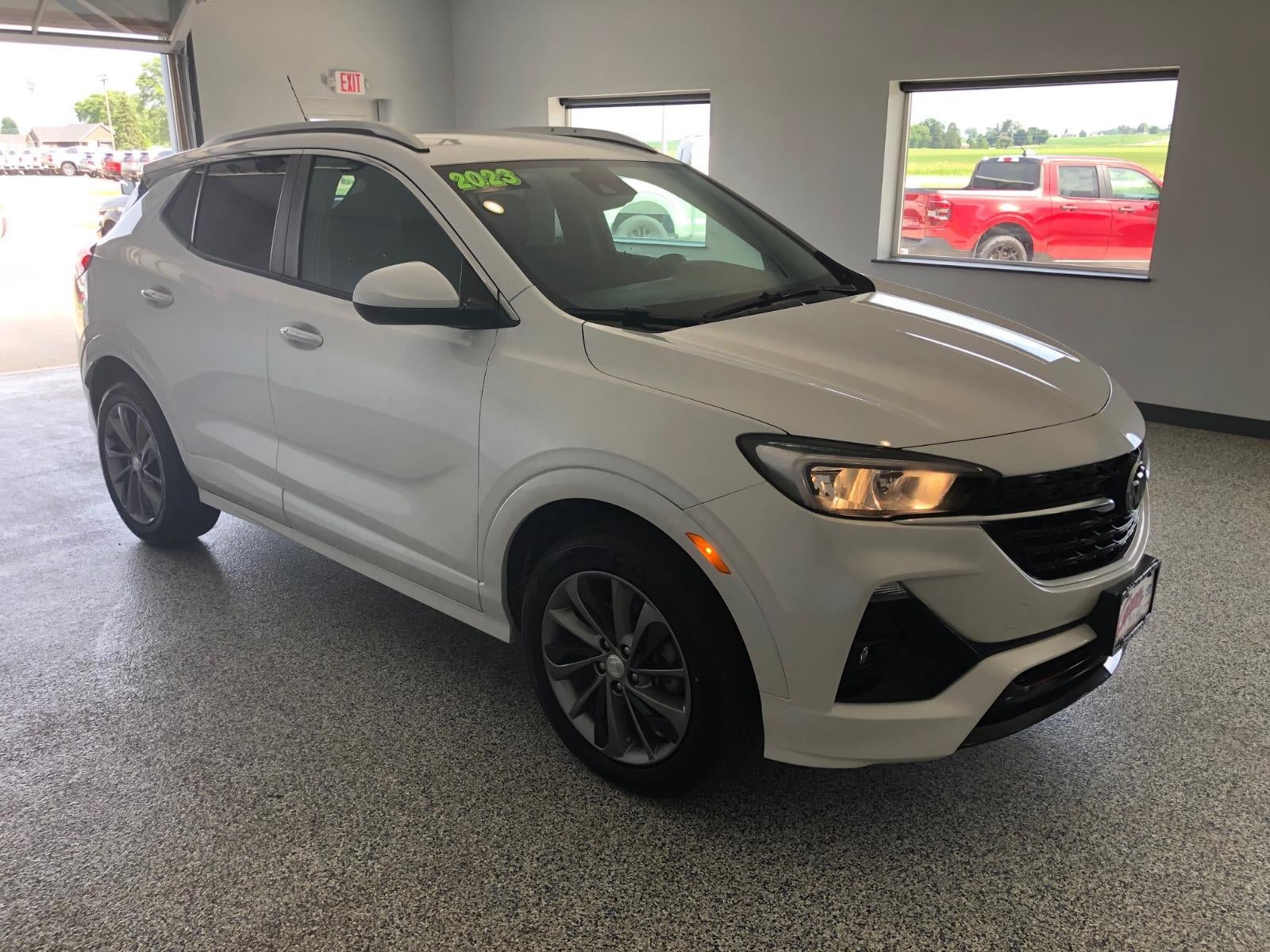 Used 2023 Buick Encore GX Select w/ Sport Touring Package AWD/4WD image 2
