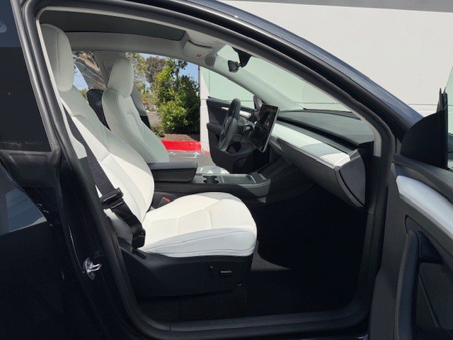 Used 2024 Tesla Model Y 2WD image 12