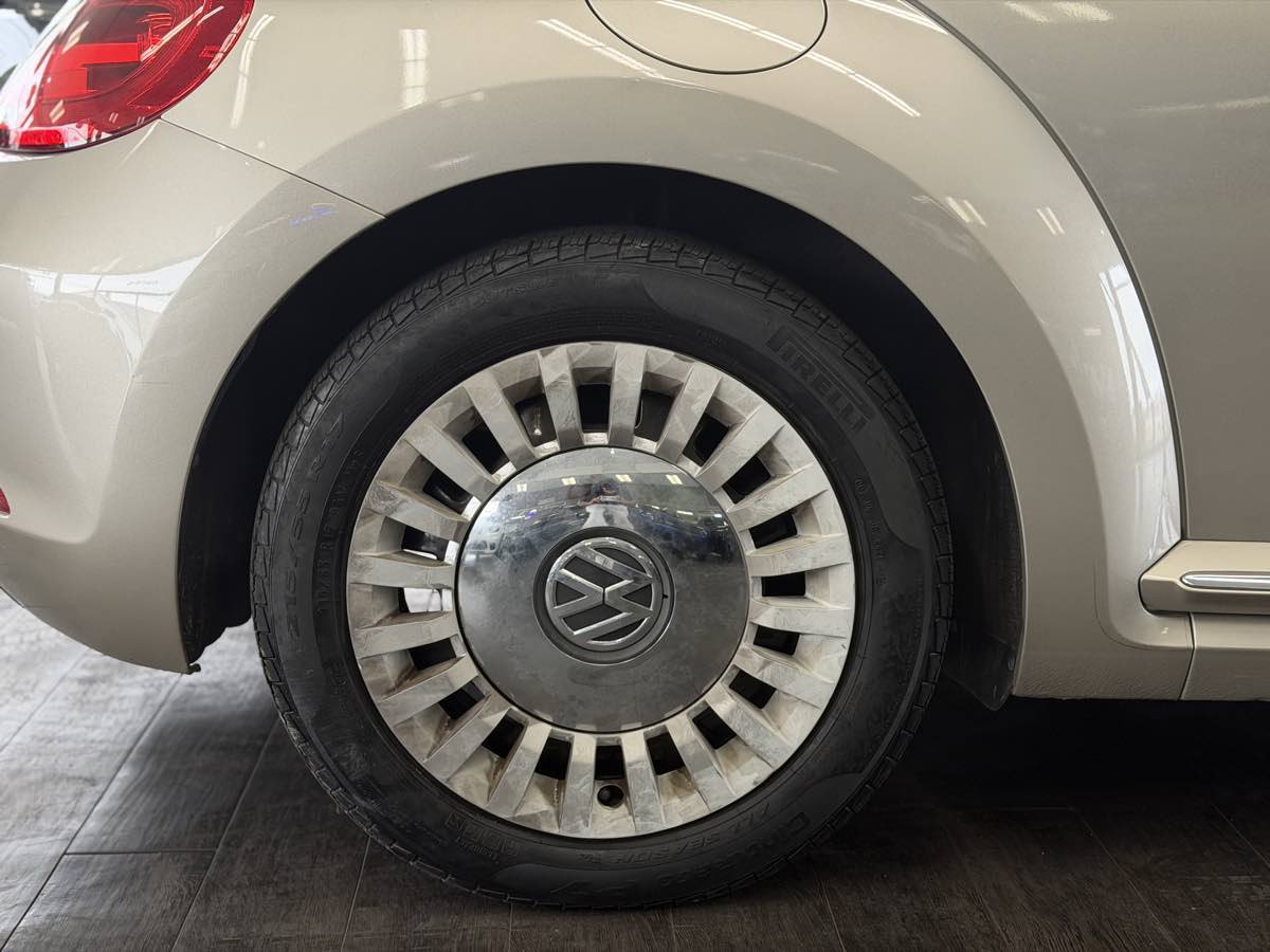 Used 2013 Volkswagen Beetle 2.5 FWD image 24