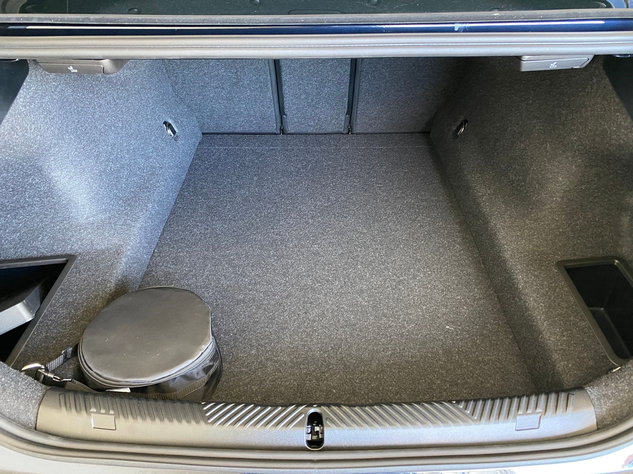 New 2026 BMW 530i xDrive w/ M Sport Package image 31