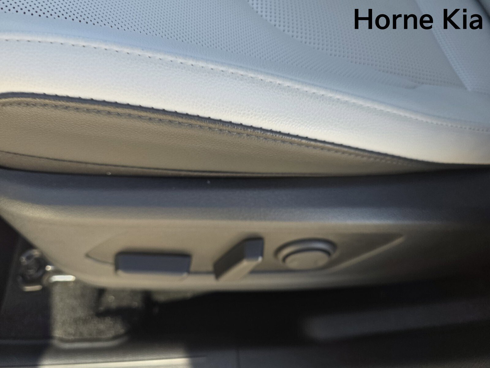 New 2026 Kia Sportage EX image 13