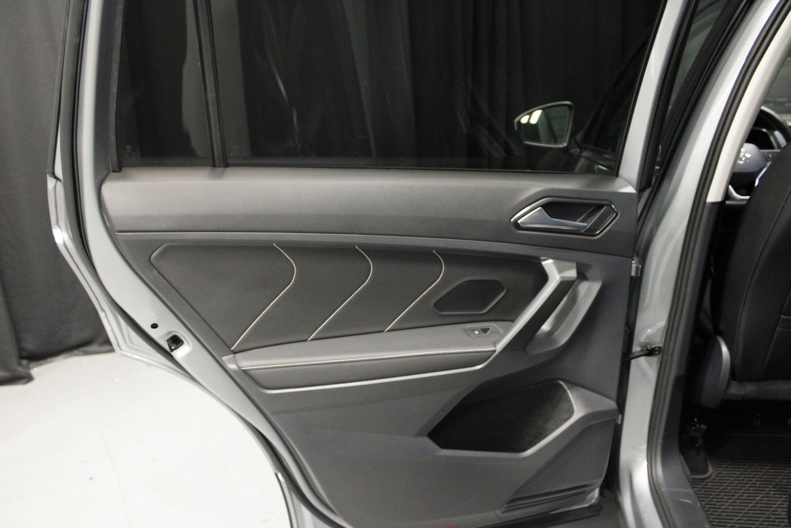 Used 2022 Volkswagen Tiguan SE image 25