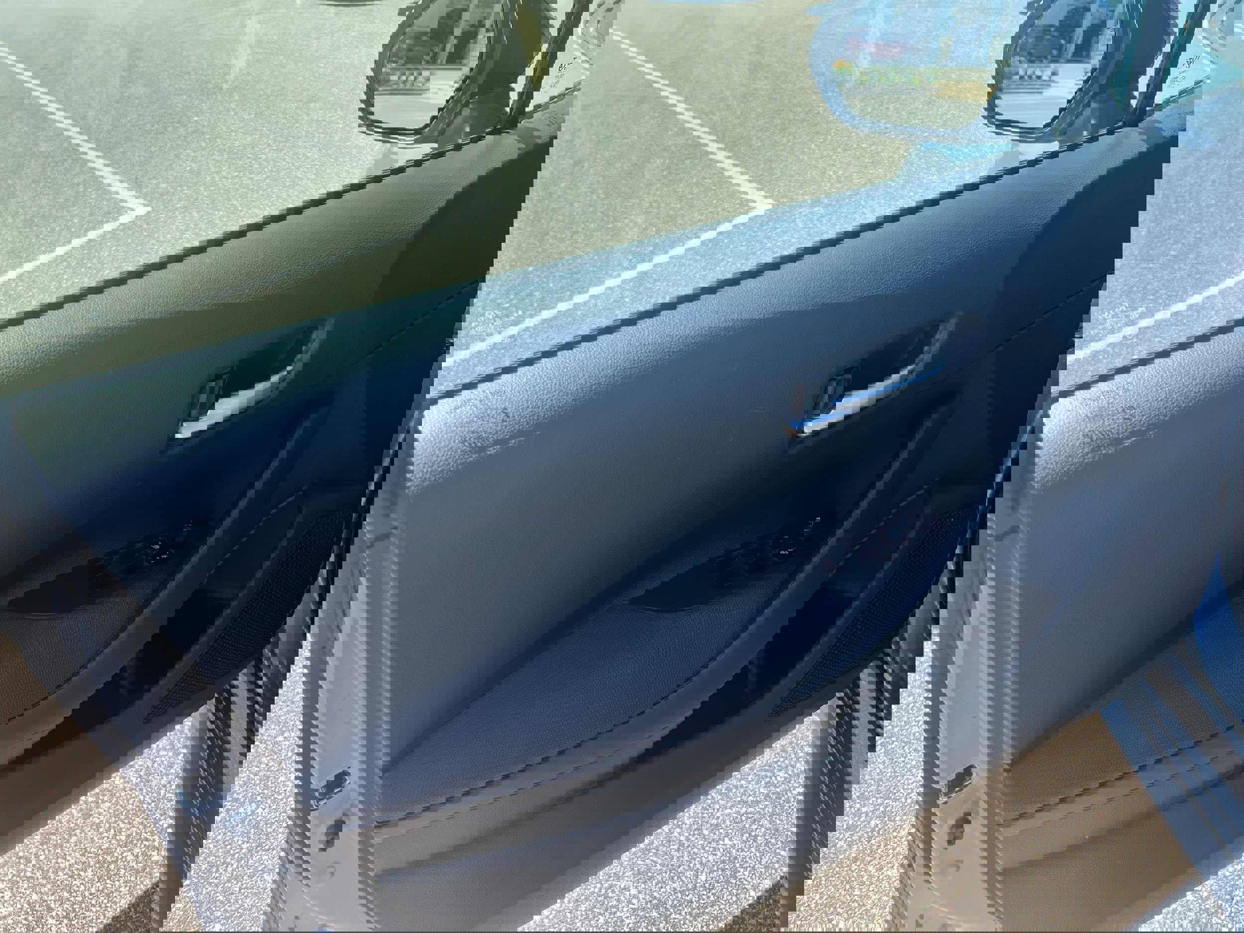 Used 2021 Toyota Corolla LE w/ Carpet Mat Package (TMS) image 17