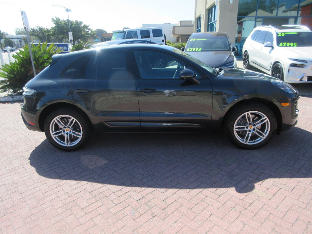 Used 2025 Porsche Macan w/ Premium Package Plus AWD/4WD image 76