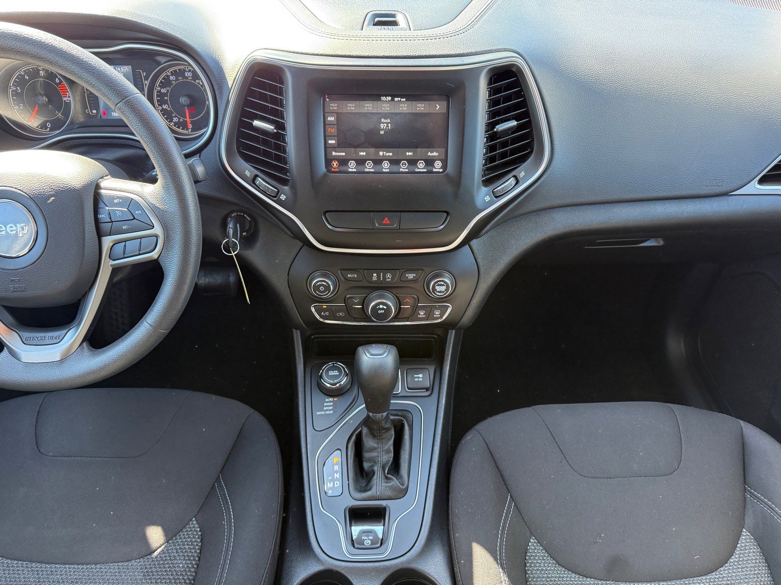 Used 2020 Jeep Cherokee Latitude image 17
