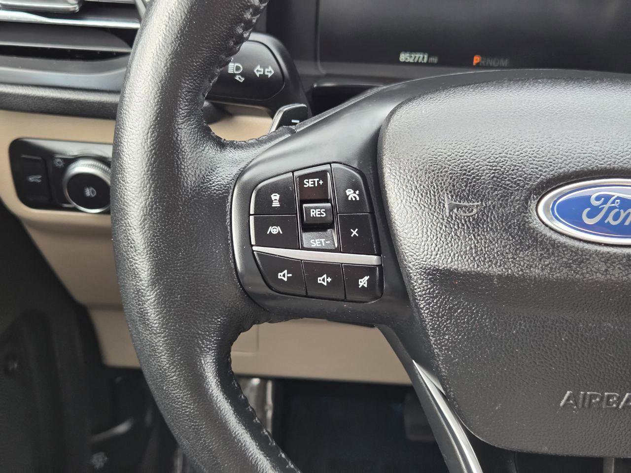 Used 2020 Ford Escape Titanium image 29