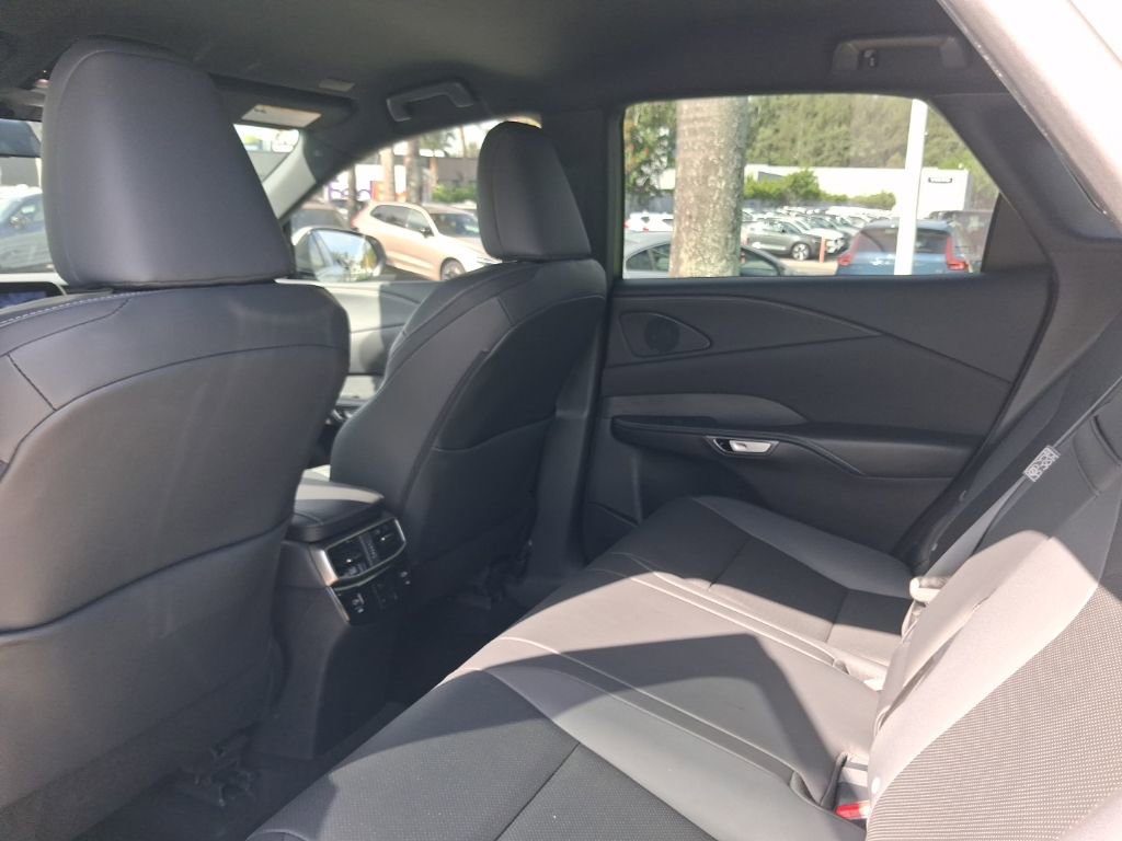 Used 2025 Lexus RX 350 FWD w/ Technology Package image 6