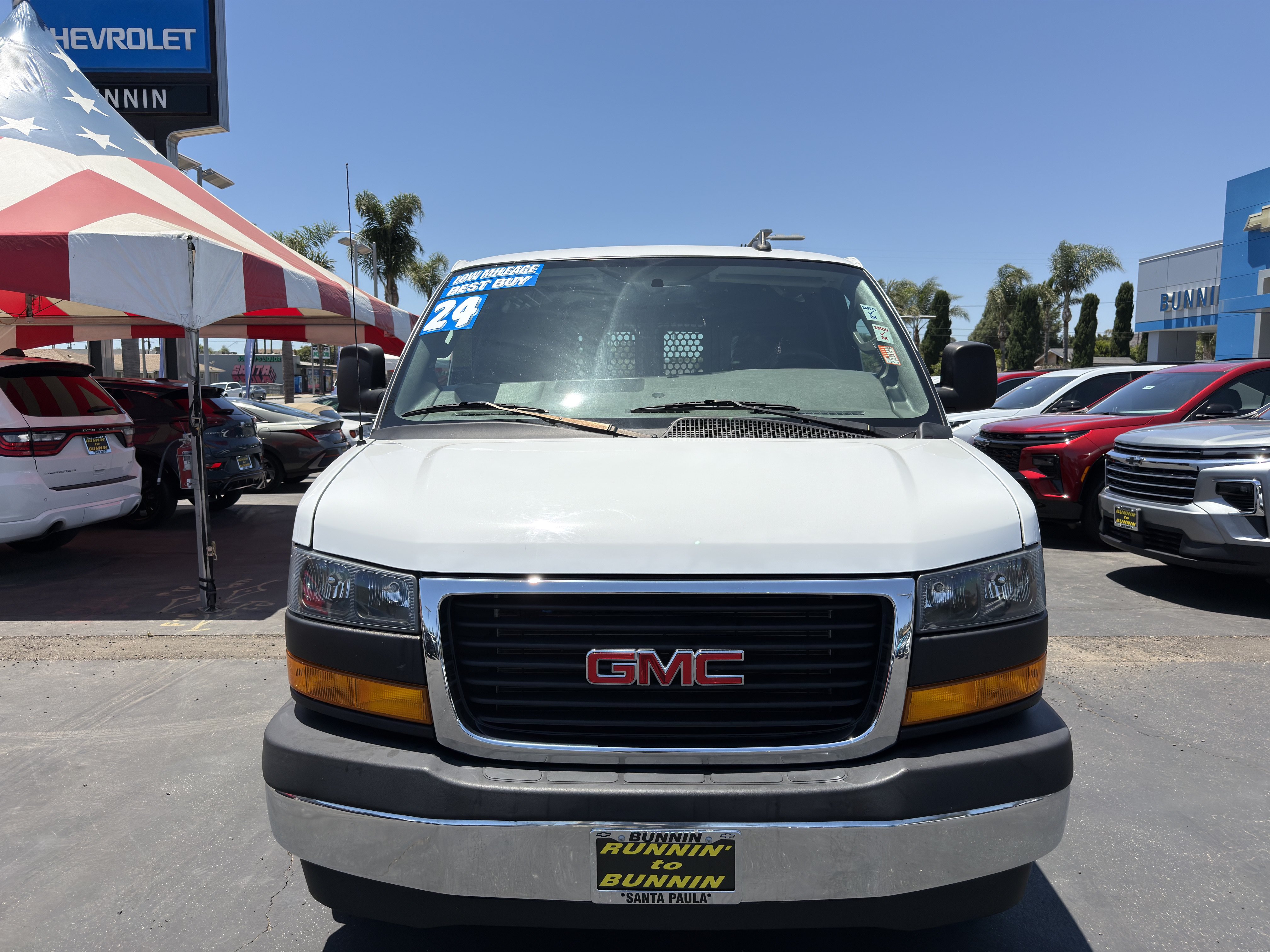 Used 2024 GMC Savana 2500 w/ Driver Convenience Package RWD image 3