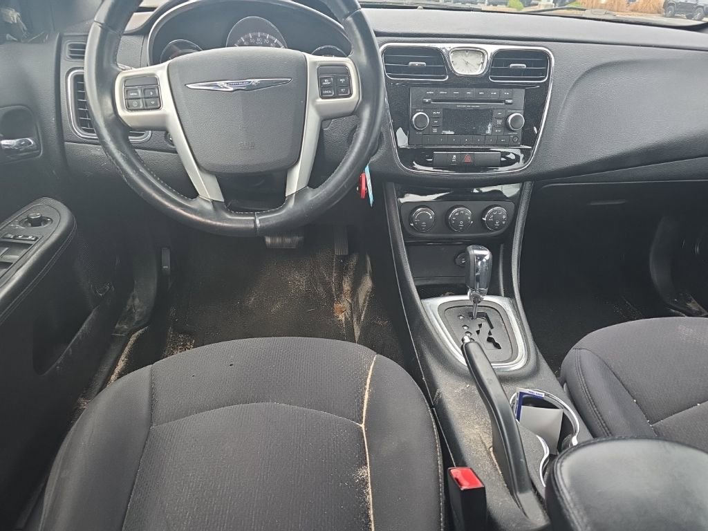 Used 2013 Chrysler 200 Touring image 17